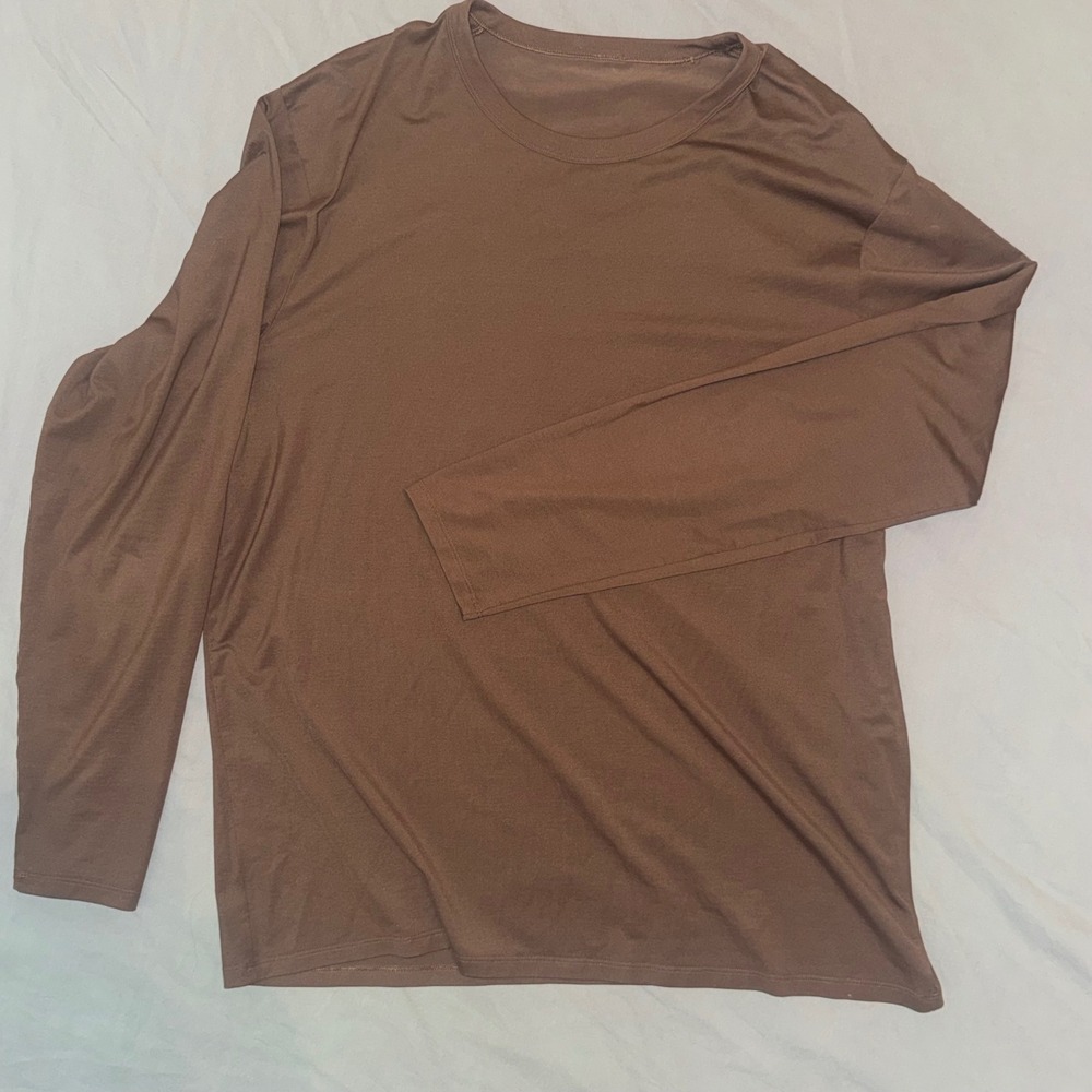 Lululemon Mens Long Sleeve Athletic Training Shirt Brown Crew Neck Logo